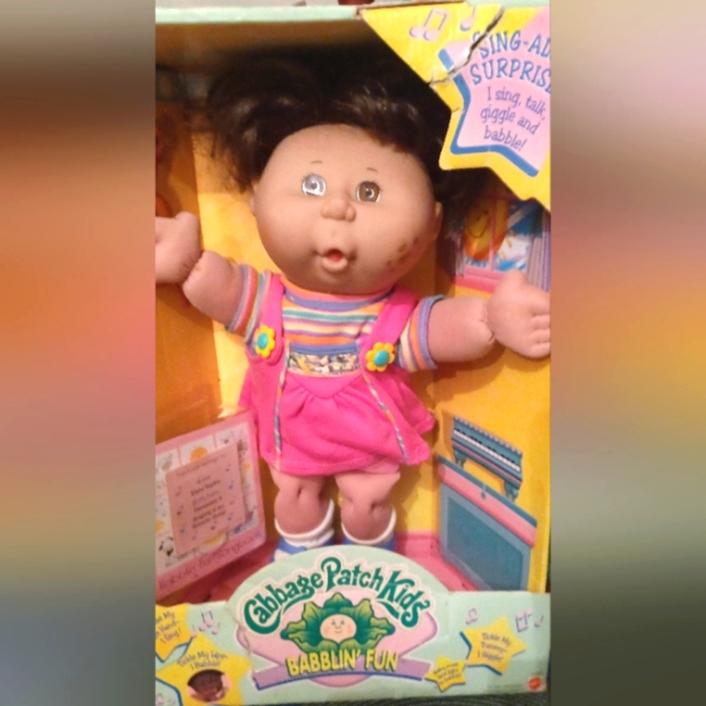 Vintage Cabbage Patch kids 1998 babbling fun amber Regina doll, New in factory.